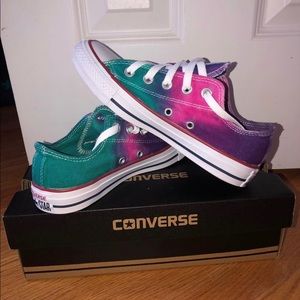 Tie-dye Converse